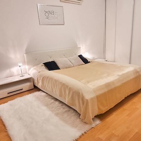 Modern & Cozy Apartment Near Hockey & Football Arena Братислава Экстерьер фото
