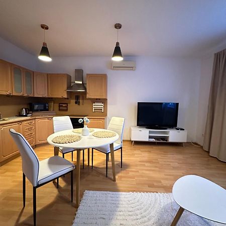 Modern & Cozy Apartment Near Hockey & Football Arena Братислава Экстерьер фото