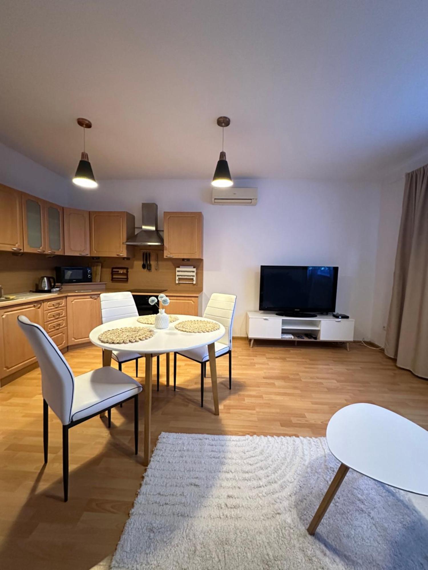 Modern & Cozy Apartment Near Hockey & Football Arena Братислава Экстерьер фото