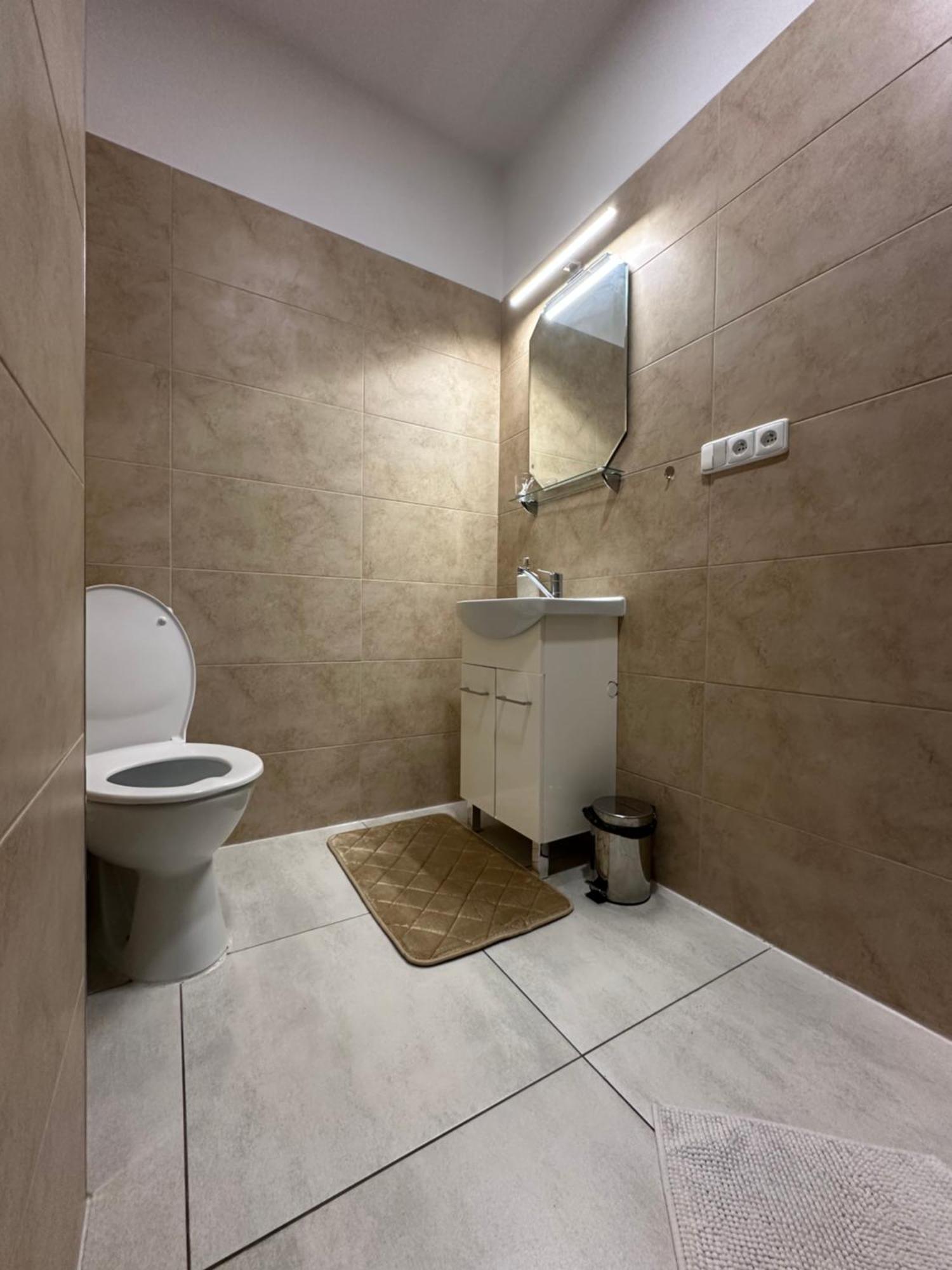 Modern & Cozy Apartment Near Hockey & Football Arena Братислава Экстерьер фото